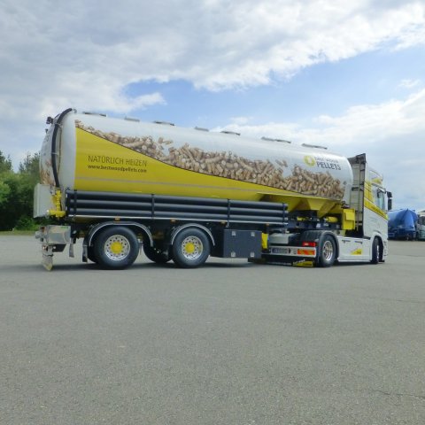 Silo Pellet-Sattelauflieger