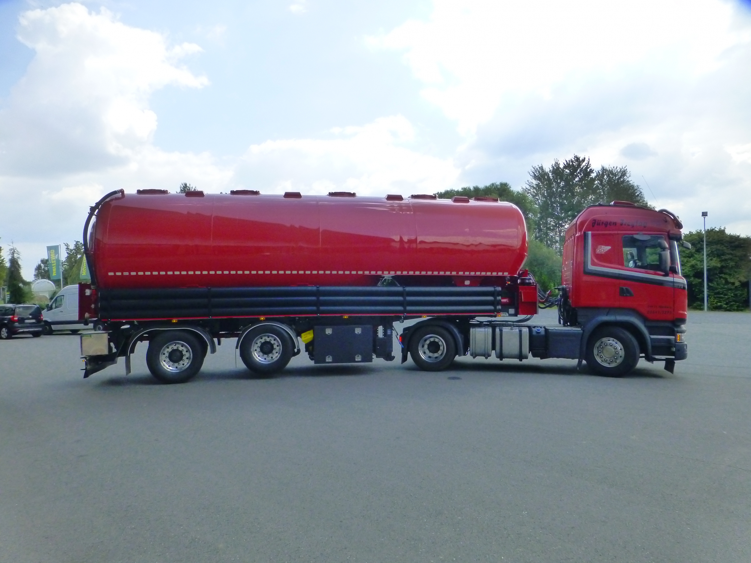 32t_Silo-Pellet-Sattelauflieger_2337582_02
