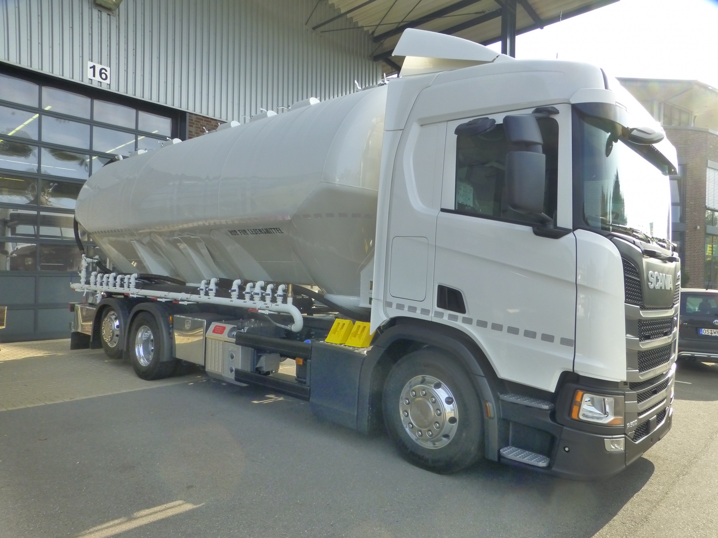 2336414_26t_Silo-Mehl-Aufbau_00