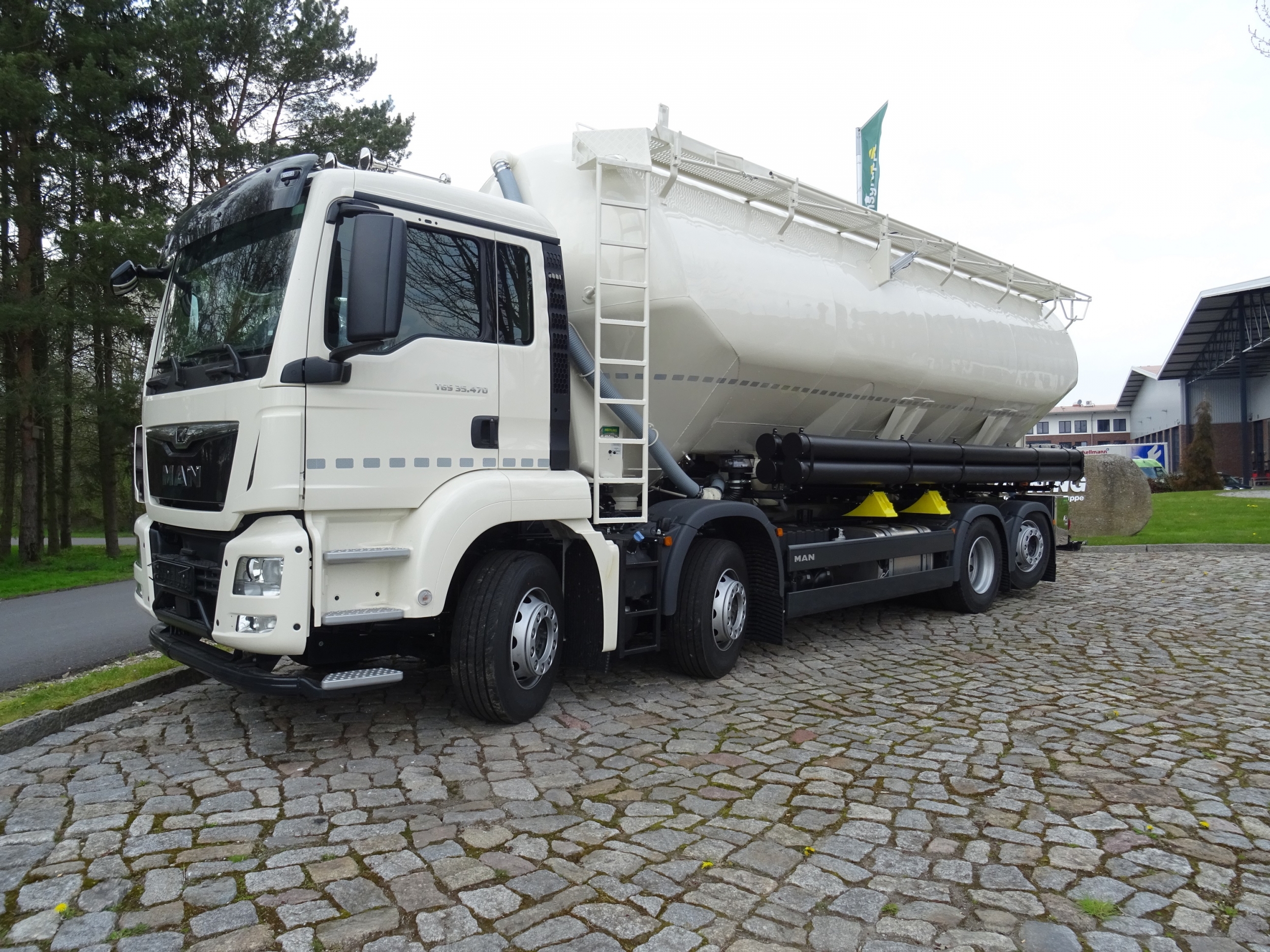 32t_Silo-Pellet-Saug-Aufbau_2338951_00