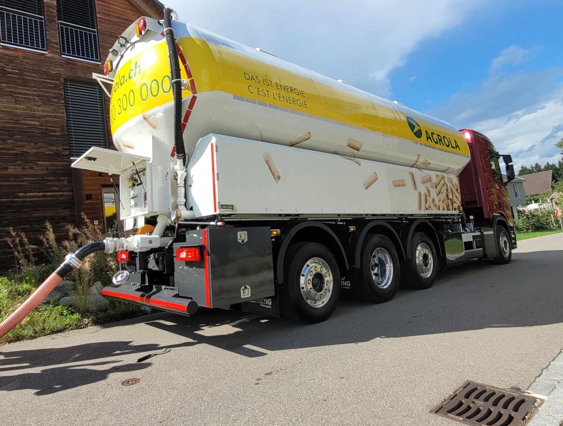 2341156_32t_Silo-Pellet-Saug-Aufbau_01